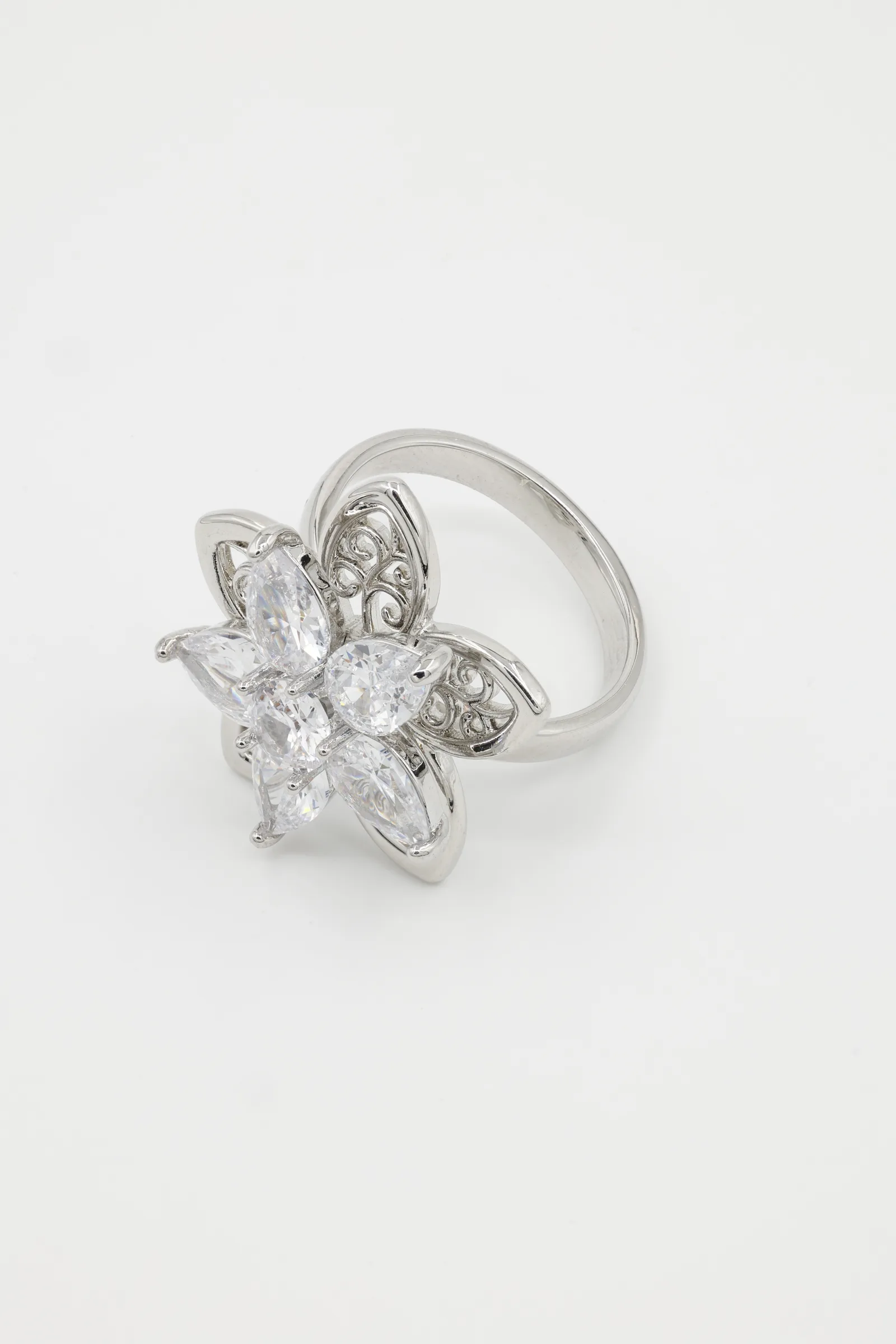 Lumifera Ring