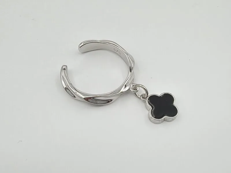 Nyxia Ring