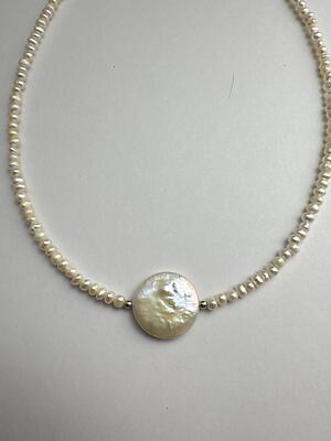 Nacreia Necklace